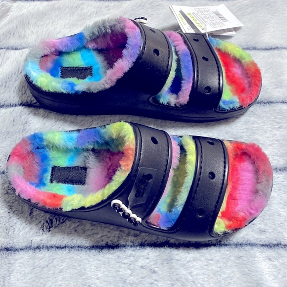 Crocs classic cozzzy spray dye lined sandals - Picture 7 of 15